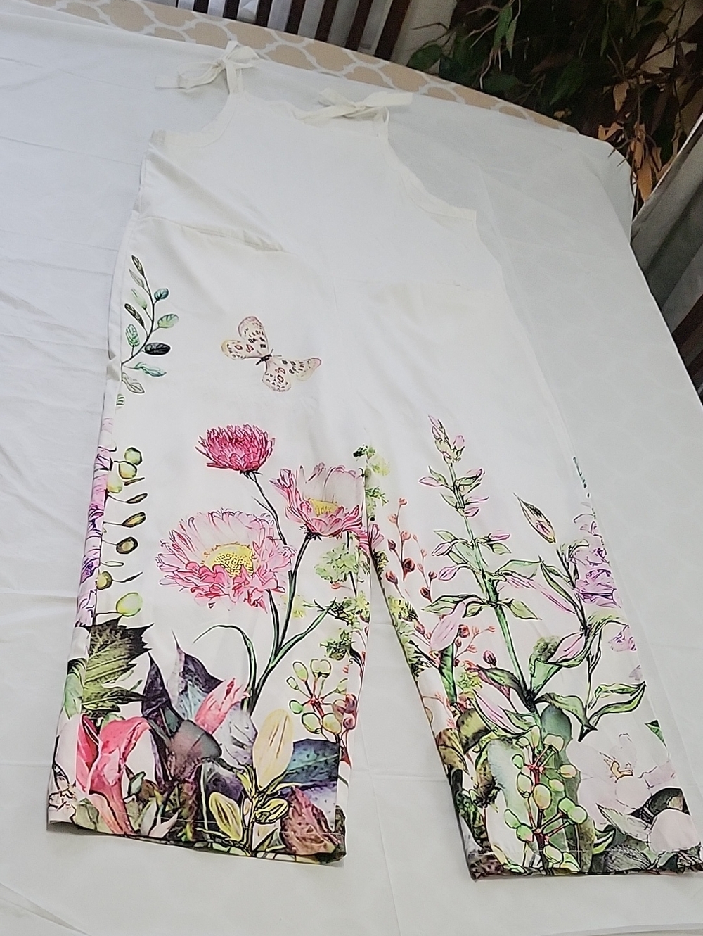 Women’s White Floral Wide-Leg Jumpsuit